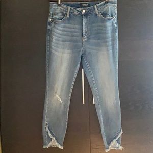 Judy Blues 14W Slight Distressed Tulip Jeans